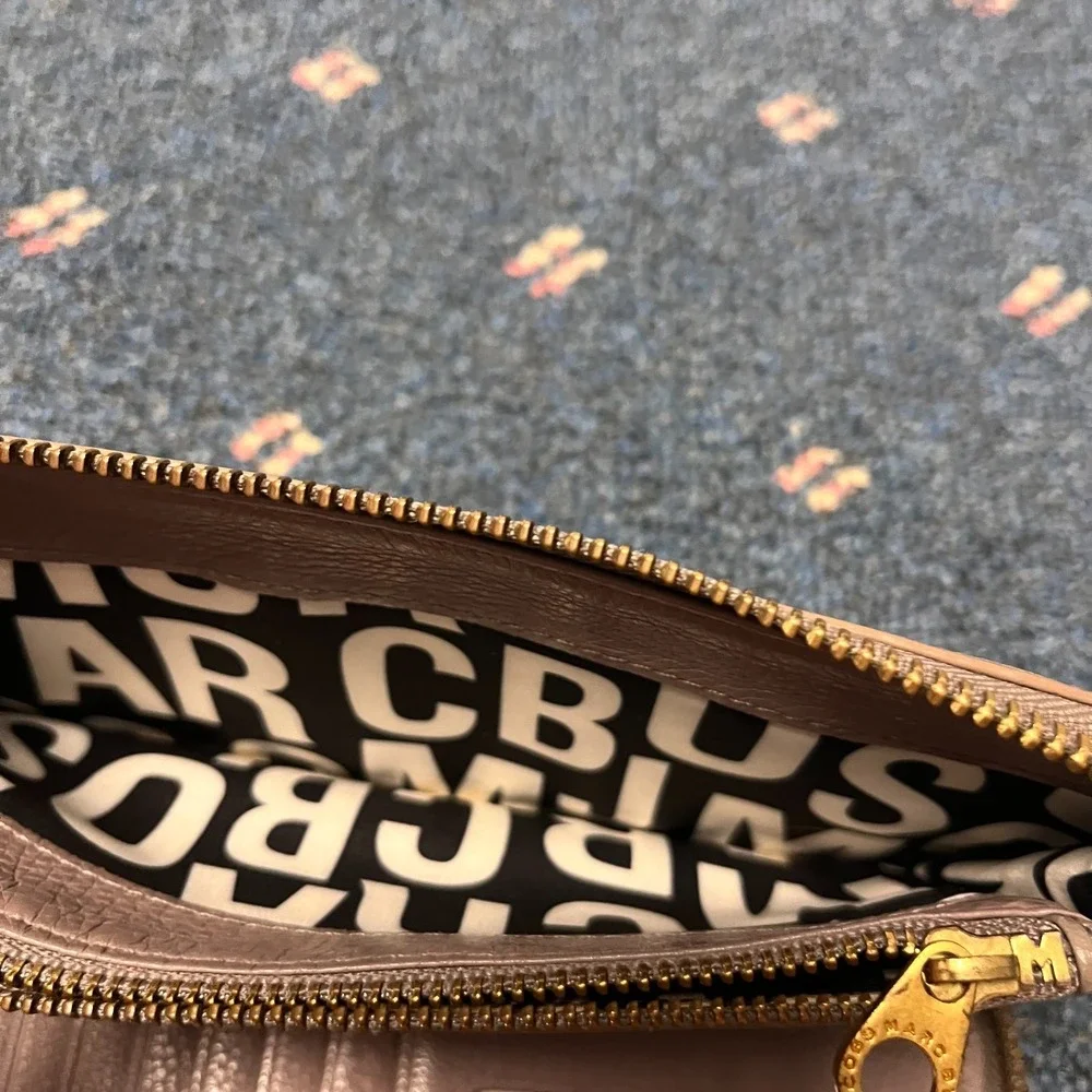 Marc by Marc Jacobs Leather Zip Around Wallet Standard‎ Supply Card Slots Mauve